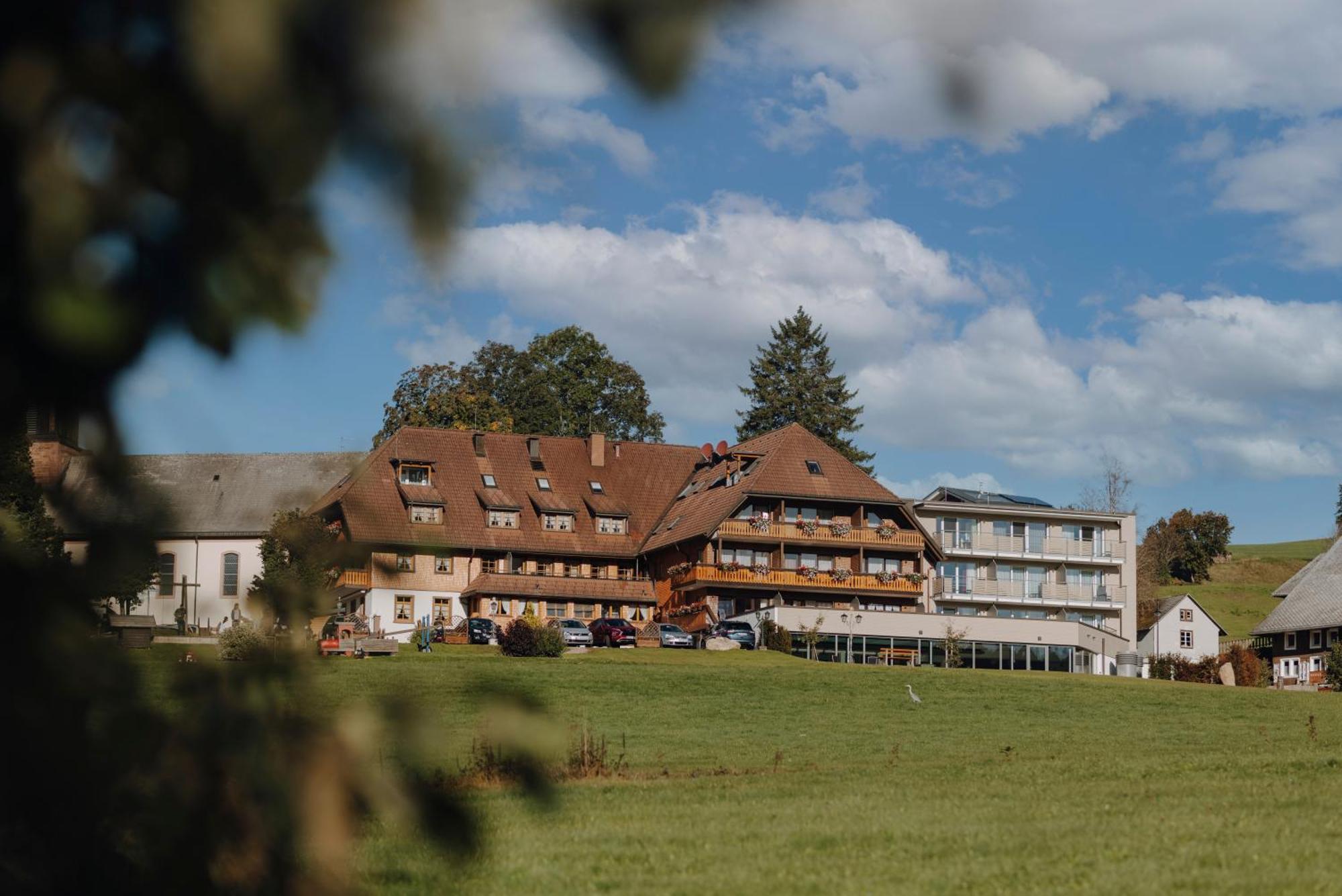 Hotel Sonne Post Mit Schwimmbad Titisee-Neustadt Zewnętrze zdjęcie
